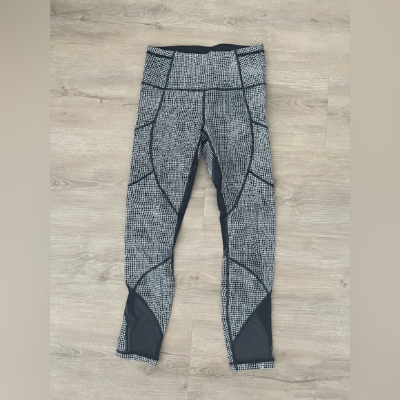 Lululemon 27” Pattern Leggings - Picture 1 of 4